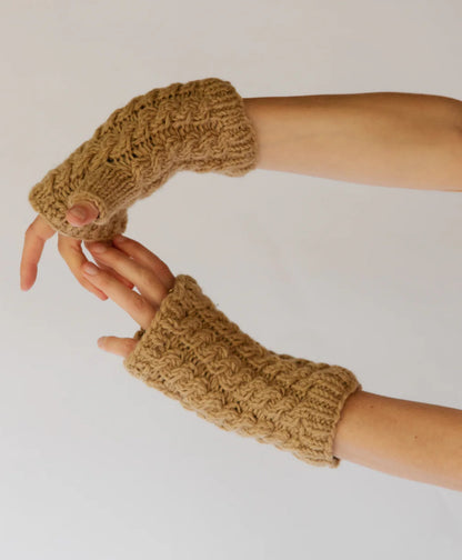 Cable Fingerless Gloves / Caramel